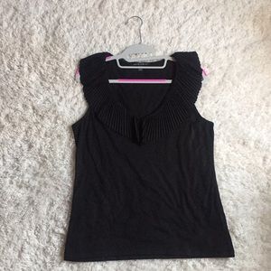 Banana republic ruffle black sleeveless top🦇